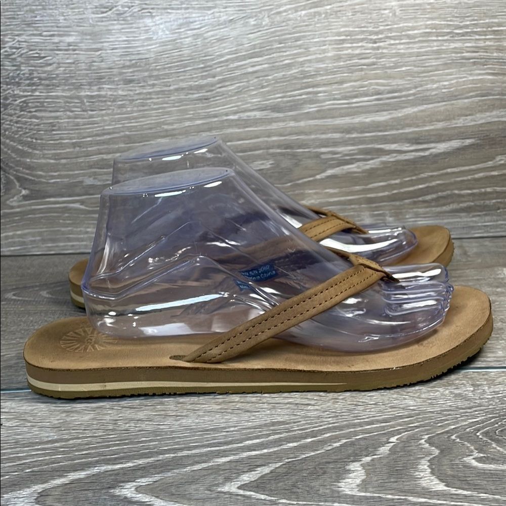 Ugg Kayla Brown Tan Leather Women’s Sz 10 SN3092 Slip On Flip Flop Thong Sandals